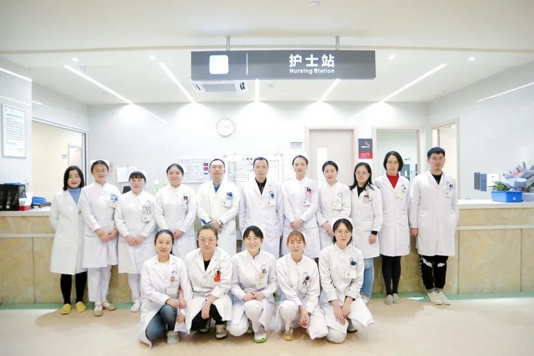 二病区医护团队合影.jpg 1599532585100498.jpg